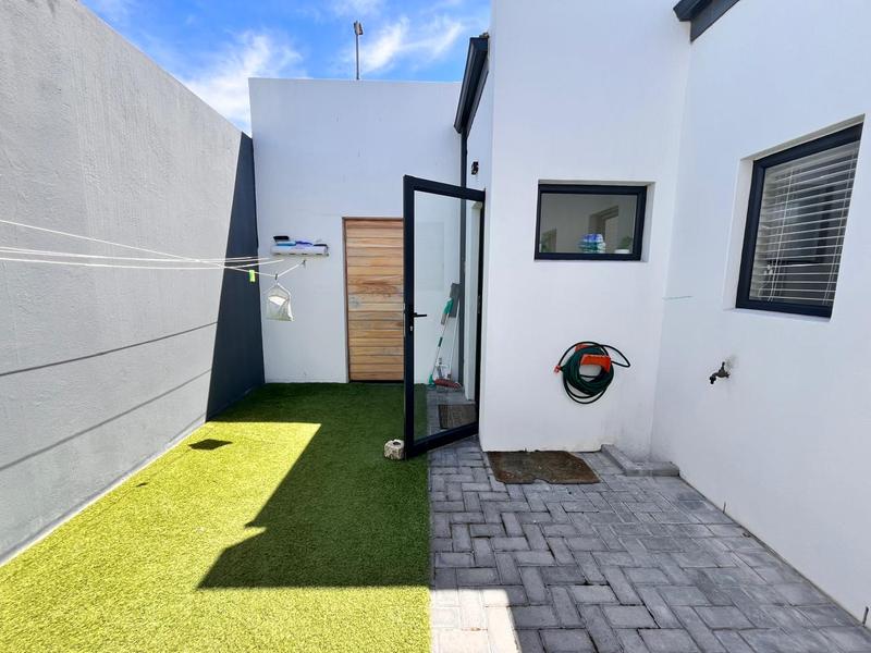 2 Bedroom Property for Sale in Sandown Western Cape
